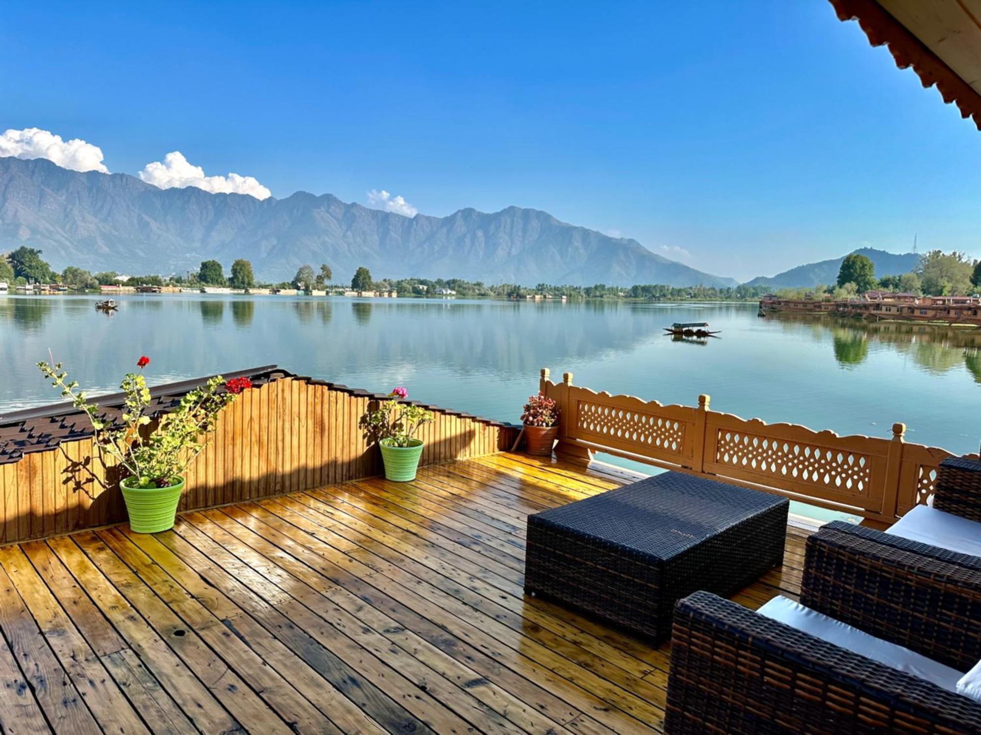 New Jacquline Heritage Houseboats Srīnagar Zewnętrze zdjęcie