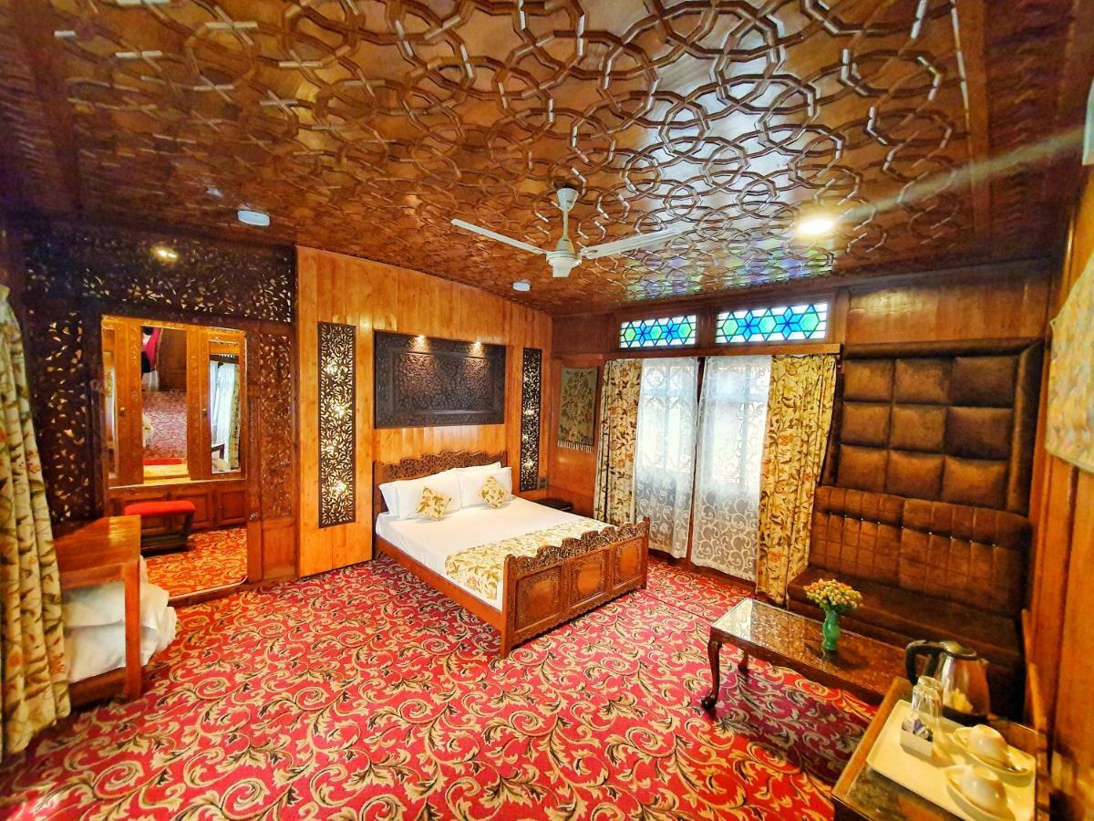 New Jacquline Heritage Houseboats Srīnagar Zewnętrze zdjęcie